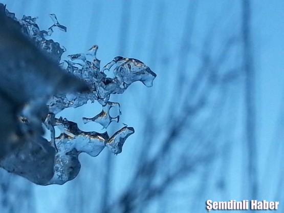 Buzların Güneş ile imtihanı: Fotoğraflar: Adem ERTAŞ