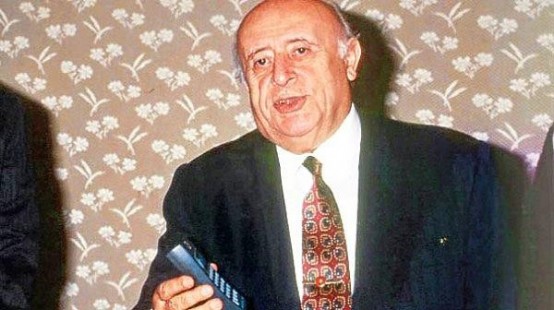 Yıl 1992. Türkiye’deki ilk cep telefonu görüşmesi bir cep telefonu operatörünün açılışında dönemin Cumhurbaşkanı Süleyman Demirel ile Başbakanı Tansu Çiller arasında yapıldı