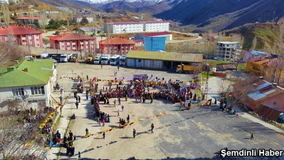 Şemdinli'de 'Kadınlar Günü' coşkuyla kutlandı: FOTO: Mesut KAZAK