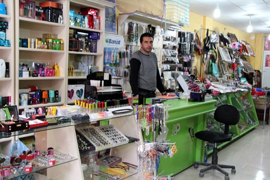 NİŞAN KOZMETİK - A.BAKİ OĞUZ : Her ilkbaharda gelinciklerin en güzel başlangıçları müjdelemesi gibi, bu bayramın da size ve ailenize mutluluk ve neşe getirmesini diliyorum... İyi bayramlar!