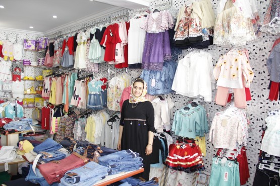 ZAROK ÇOCUK GİYİM SEMRA AVCI Güzellik, birlik, beraberlik dolu, her zaman bir öncekinden daha güzel ve mutlu bir Kurban  Bayramı diliyoruz. Büyüklerimizin ellerinden küçüklerimizin gözlerinden öpüyoruz.