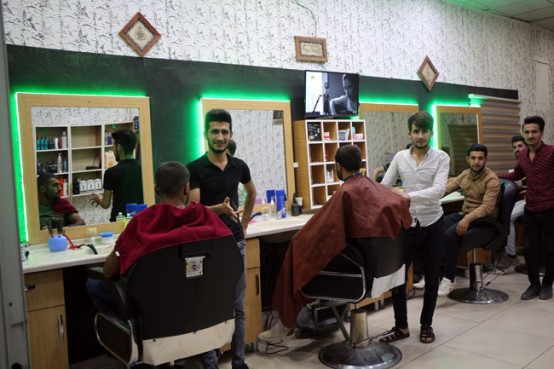 RONİMAN ERKEK KUAFÖRÜ RECEP KORKMAZ: Tüm İslam halkının Ramazan-ı şerif mübarek bayramınızı yüce Allahtan mübarek ederim. İnşallah bu bayram bütün İslam halkına huzur içinde geçmesini yüce Allahtan niyaz ederim.