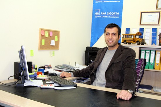 KAÇAR SİGORTA : KERİM KAÇAR: Küskünlerin barıştığı, sevenlerin bir araya geldiği, rahmet ve şefkat dolu günlerin en değerlilerinden olan Kurban Bayramınız kutlu olsun...