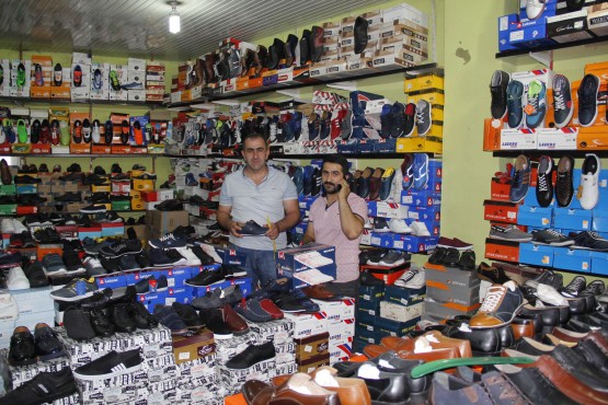 ÖZEL AYAKKABI DÜNYASI AVNİ ÖZEL: Tüm İslam halkının Kurban bayramını yüce Allahtan mübarek ederim. İnşallah bu bayram bütün İslam halkına huzur içinde geçmesini yüce Allahtan niyaz ederim.