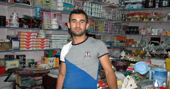 Bugün ellerinizi her zamankinden daha çok açın. Avucunuza melekler gül koysun, yüreğiniz coşsun.  Ramazan Bayramınız hayırlara vesile olsun. Kaya Züccaciye Şakir KAYA