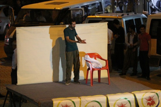 Şemdinli'de tiyatro şenliği! Foto: İlhan Demir