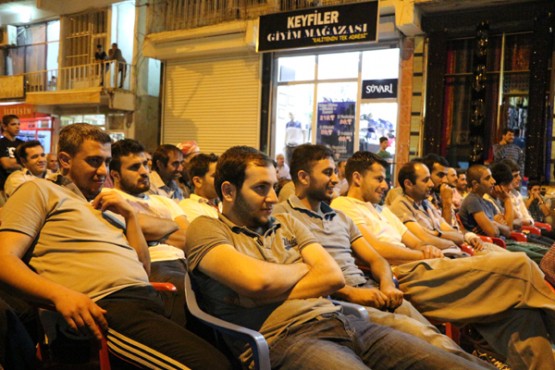 Şemdinli'de tiyatro şenliği! Foto: İlhan Demir