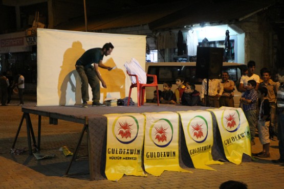 Şemdinli'de tiyatro şenliği! Foto: İlhan Demir