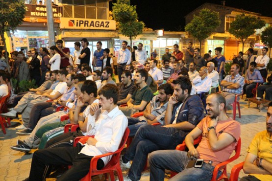 Şemdinli'de tiyatro şenliği! Foto: İlhan Demir