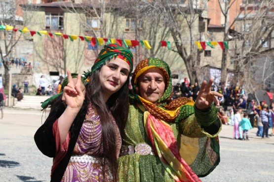 Şemdinli'de 'Kadınlar Günü' coşkuyla kutlandı: FOTO: Servan ÖZEL