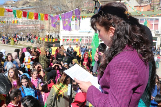 Şemdinli'de 'Kadınlar Günü' coşkuyla kutlandı: FOTO: Servan ÖZEL