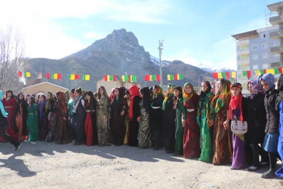 Şemdinli'de 'Kadınlar Günü' coşkuyla kutlandı: FOTO: Servan ÖZEL