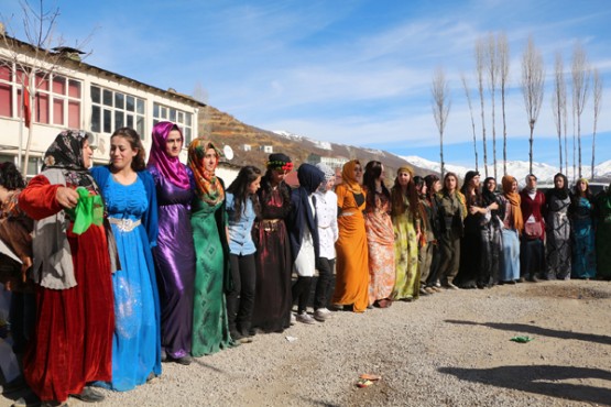 Şemdinli'de 'Kadınlar Günü' coşkuyla kutlandı: FOTO: Servan ÖZEL