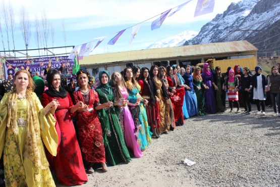 Şemdinli'de 'Kadınlar Günü' coşkuyla kutlandı: FOTO: Servan ÖZEL