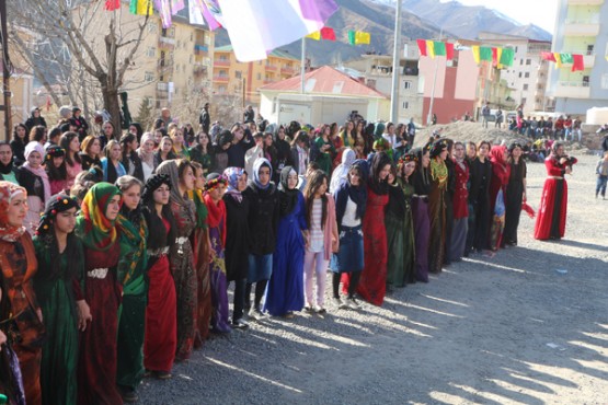 Şemdinli'de 'Kadınlar Günü' coşkuyla kutlandı: FOTO: Servan ÖZEL