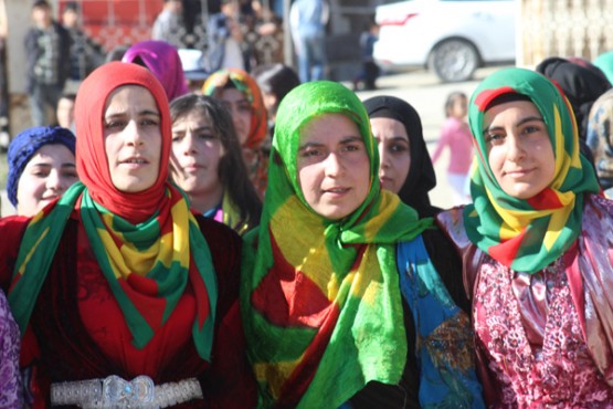 Şemdinli'de 'Kadınlar Günü' coşkuyla kutlandı: FOTO: Servan ÖZEL