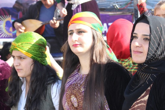 Şemdinli'de 'Kadınlar Günü' coşkuyla kutlandı: FOTO: Servan ÖZEL