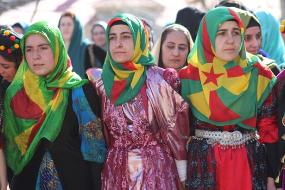 Şemdinli'de 'Kadınlar Günü' coşkuyla kutlandı: FOTO: Servan ÖZEL