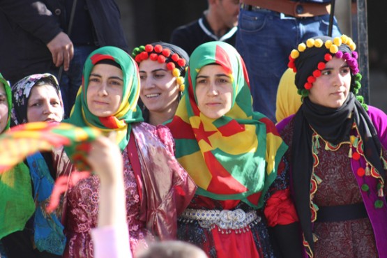 Şemdinli'de 'Kadınlar Günü' coşkuyla kutlandı: FOTO: Servan ÖZEL