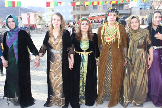 Şemdinli'de 'Kadınlar Günü' coşkuyla kutlandı: FOTO: Servan ÖZEL