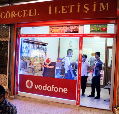 Her ilkbaharda gelinciklerin en güzel başlangıçları müjdelemesi gibi, bu bayramın da sana ve ailene mutluluk ve neşe getirmesini diliyorum… İyi bayramlar. Recep KAYA Gör-Cell İletişim