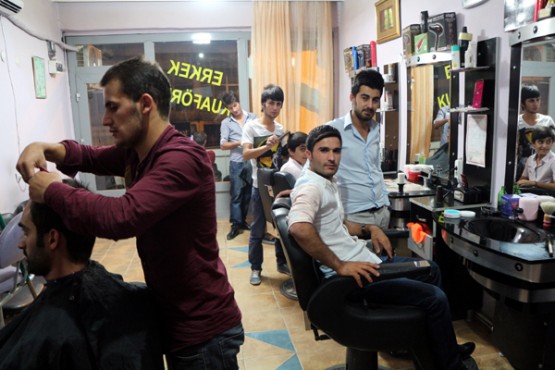 Hep bir arada, sevgi dolu ve huzurlu nice bayramlar geçirmek dileğiyle, Ramazan Bayramınız kutlu olsun! İlyas DEMİR Çarşı Erkek Kuaförü