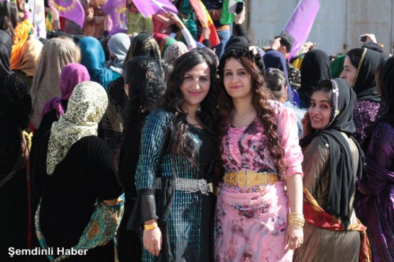 Şemdinli'de 'Kadınlar Günü' coşkuyla kutlandı: FOTO: Mesut KAZAK