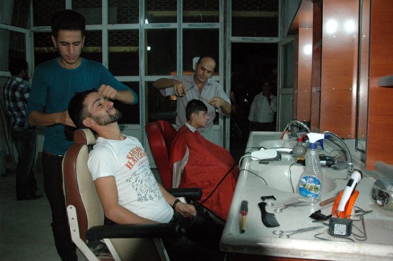 Güzellik, birlik, beraberlik dolu, her zaman bir öncekinden daha güzel ve mutlu bir Ramazan Bayramı diliyoruz. Derecik Erkek Kuaförü Veysi