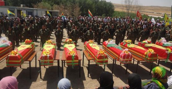 12 savaşçının cenazesi Bakur'a uğurlandı