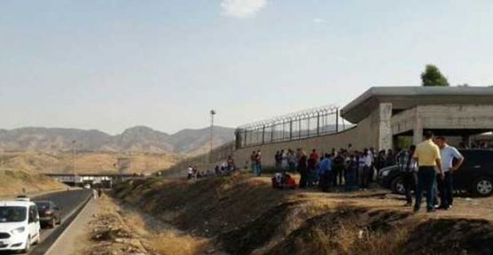 13 cenazenin alınması için Habur'da yürüyüş