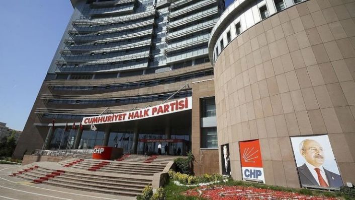 CHP korona nedeniyle parti binasını kapattı