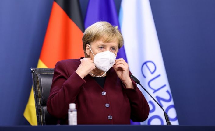 Merkel'den salgın uyarısı: Aile dışı teması azaltın