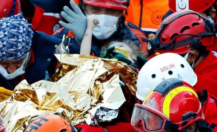 3 yaşındaki Elif Perinçek 65. saatte enkazdan sağ çıkarıldı