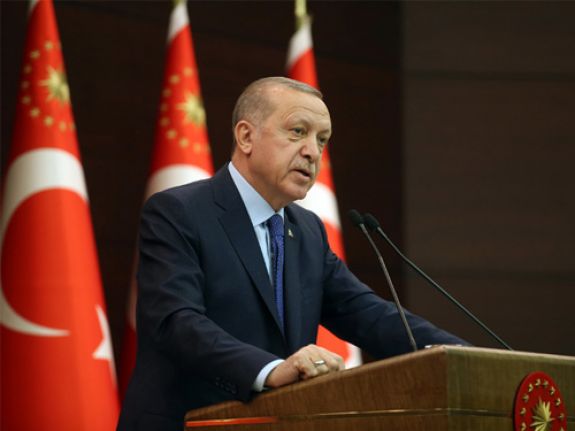 Erdoğan kongrede açıkladı: Tüm kongreleri erteliyoruz