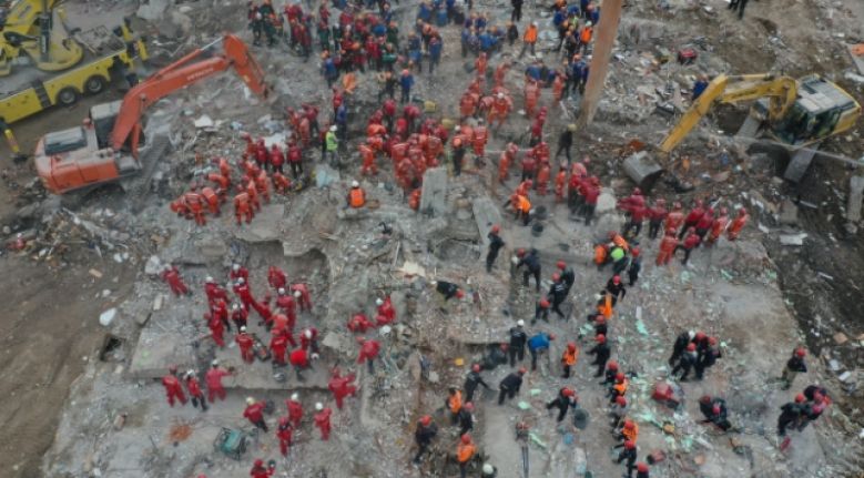 İzmir'deki depremde can kaybı 111'e yükseldi