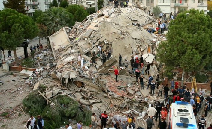 İzmir'de can kaybı 91'e yükseldi
