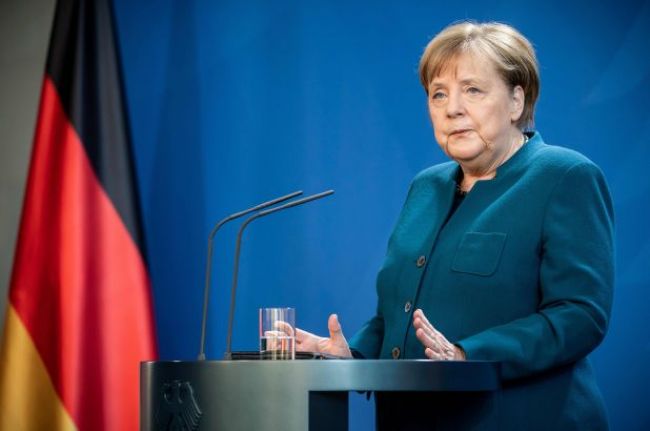 Merkel: Türkiye'ye yaptırım ihtimali AB zirvesinde görüşülecek