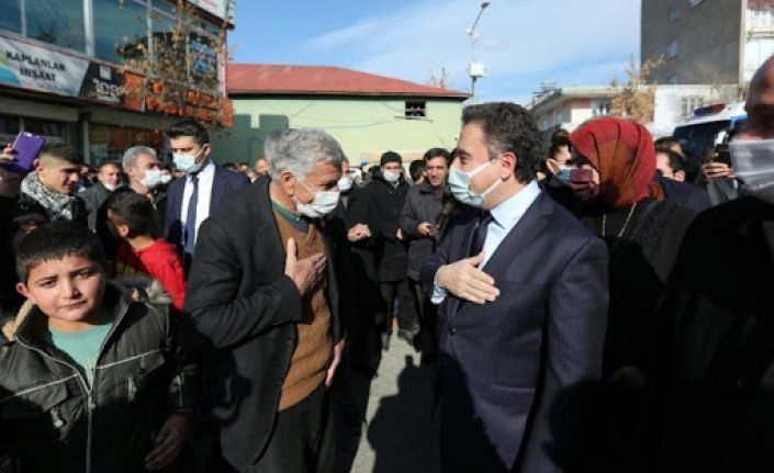 Babacan: Ülkeyi 90'lı yılların karanlığına götürüyorlar