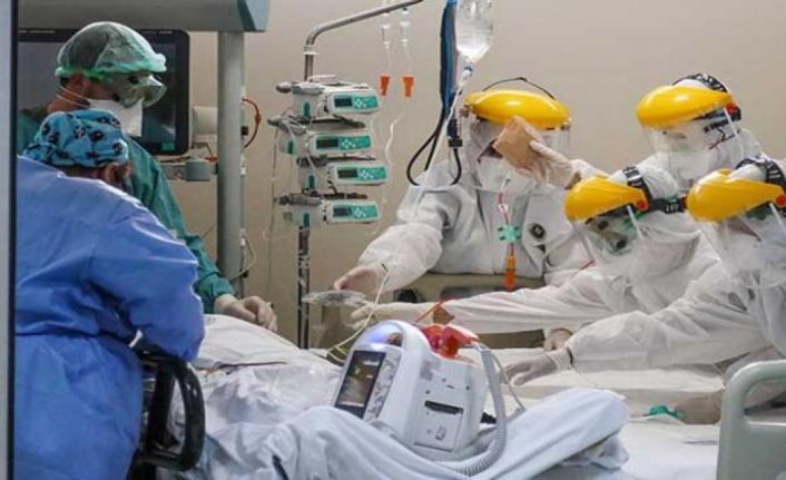 Türkiye'de son 24 saatte koronavirüsten 65 kişi hayatını kaybetti
