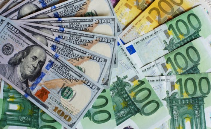Dolar haftaya hızlı başladı, euro 10 lira barajını aştı