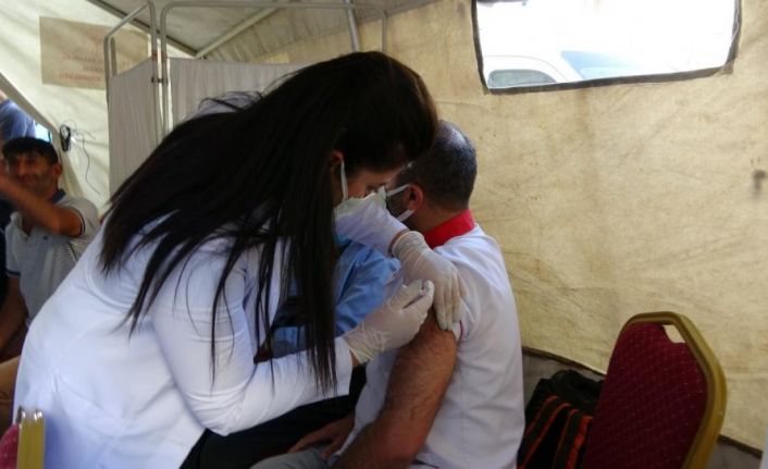 Aşılamada 27 sıra yükselen Hakkâri: Aşısızlar pandemisi insanlarda kaygı yarattı