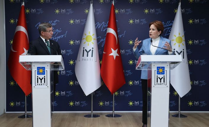 Meral Akşener ile Ahmet Davutoğlu görüştü