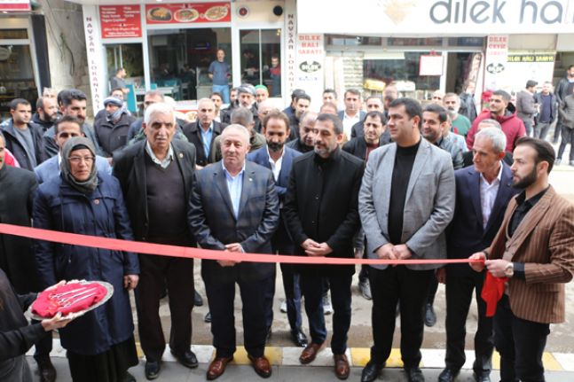 Şemdinli'de 'RED CUP COFFE RESTAURANT' isimli işyeri açıldı