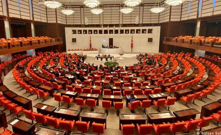 HDP'li 11 milletvekiline ait 13 fezleke Meclis'te