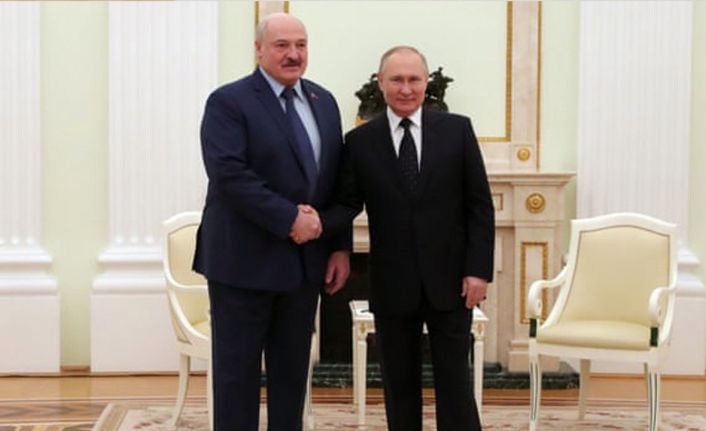 Putin'le görüşen Lukaşenko: Yabancı paralı askerler Çernobil'e ilerliyor