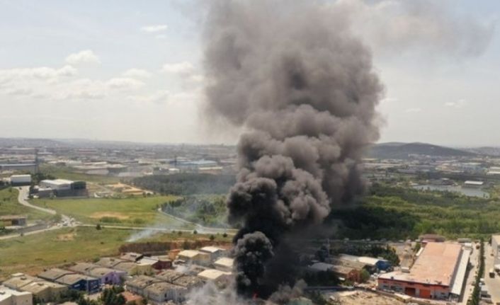 Tuzla'da boya fabrikasında patlama: 3 ölü