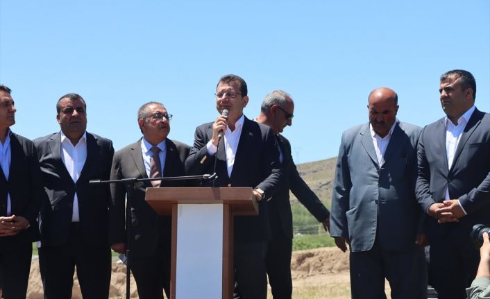 Ekrem İmamoğlu, Van'da cami temeli attı