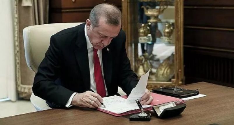Erdoğan üç ismi görevden aldı