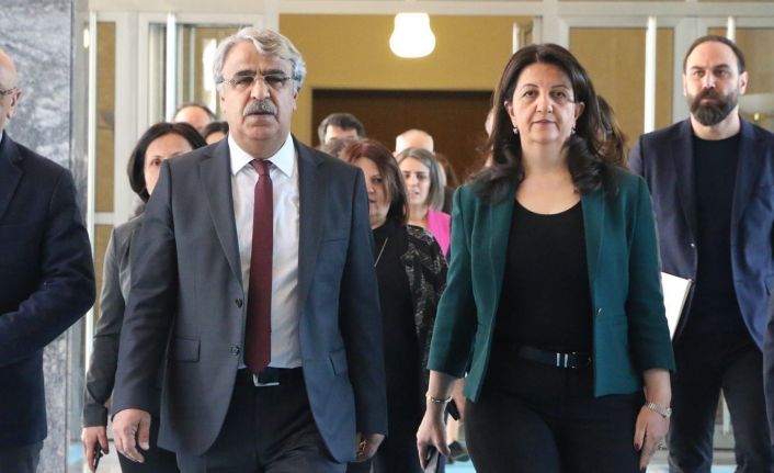 HDP kongresi: Eş genel başkanlar devam edecek