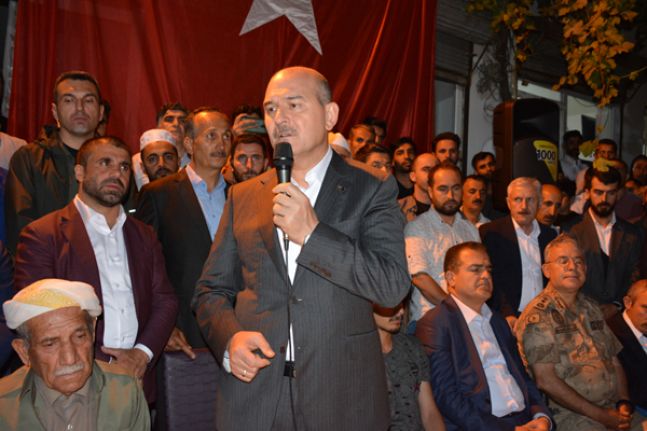 İçişleri Bakanı Süleyman Soylu Şemdinli'de Taziyelere Katıldı